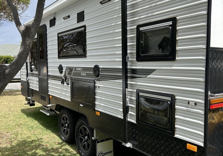 Image of a Caravan - Image 0