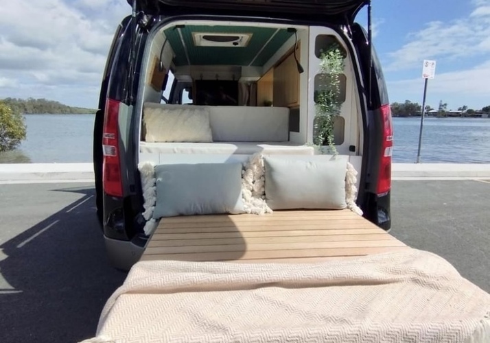 Image of a Campervan - Image 0