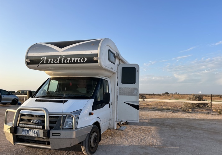 Image of a Motorhome - Image 0