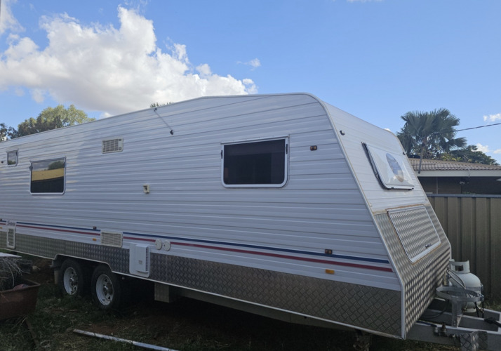 Image of a Caravan - Image 0